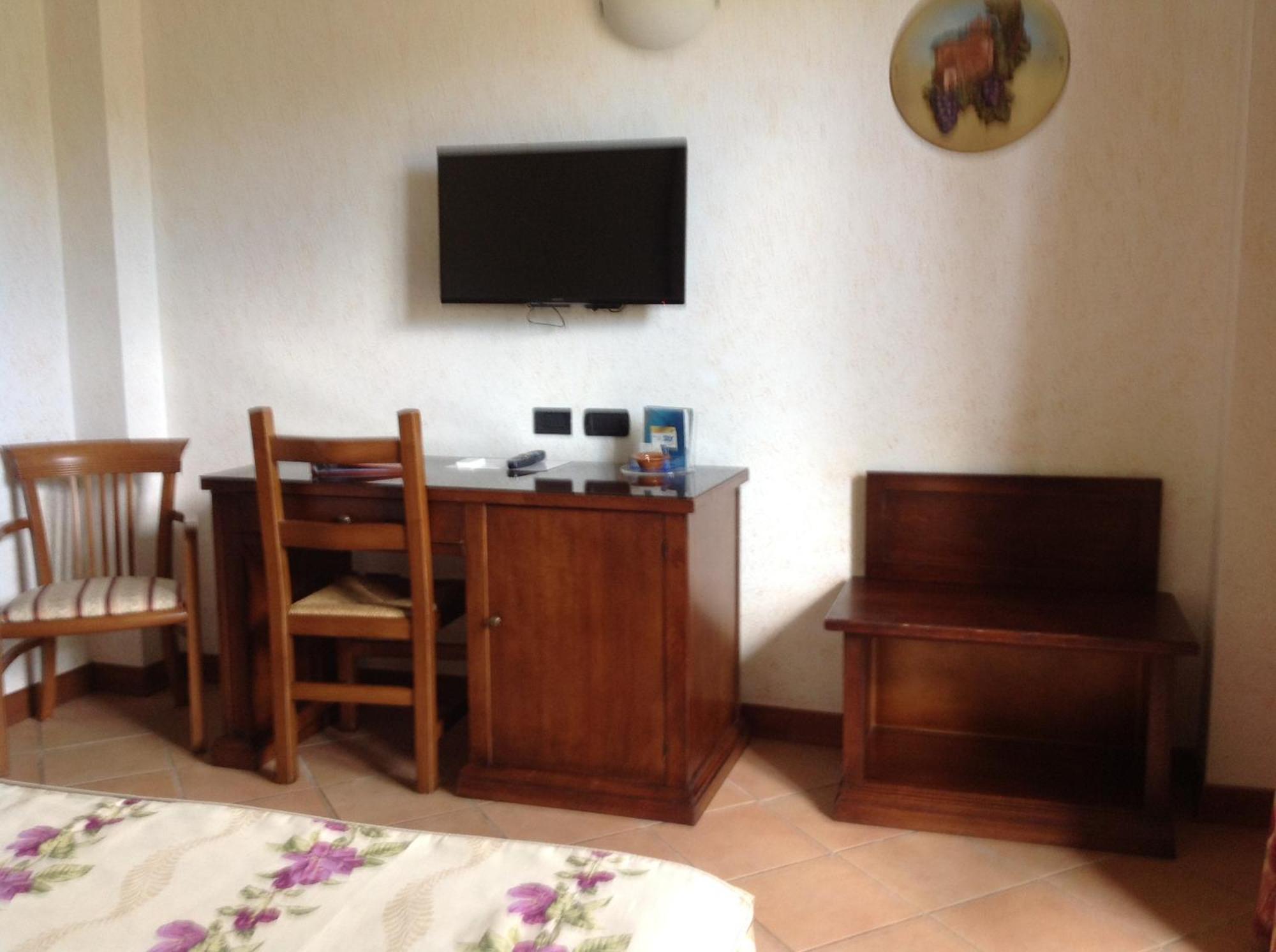 Hotel Sovestro San Gimignano Room photo